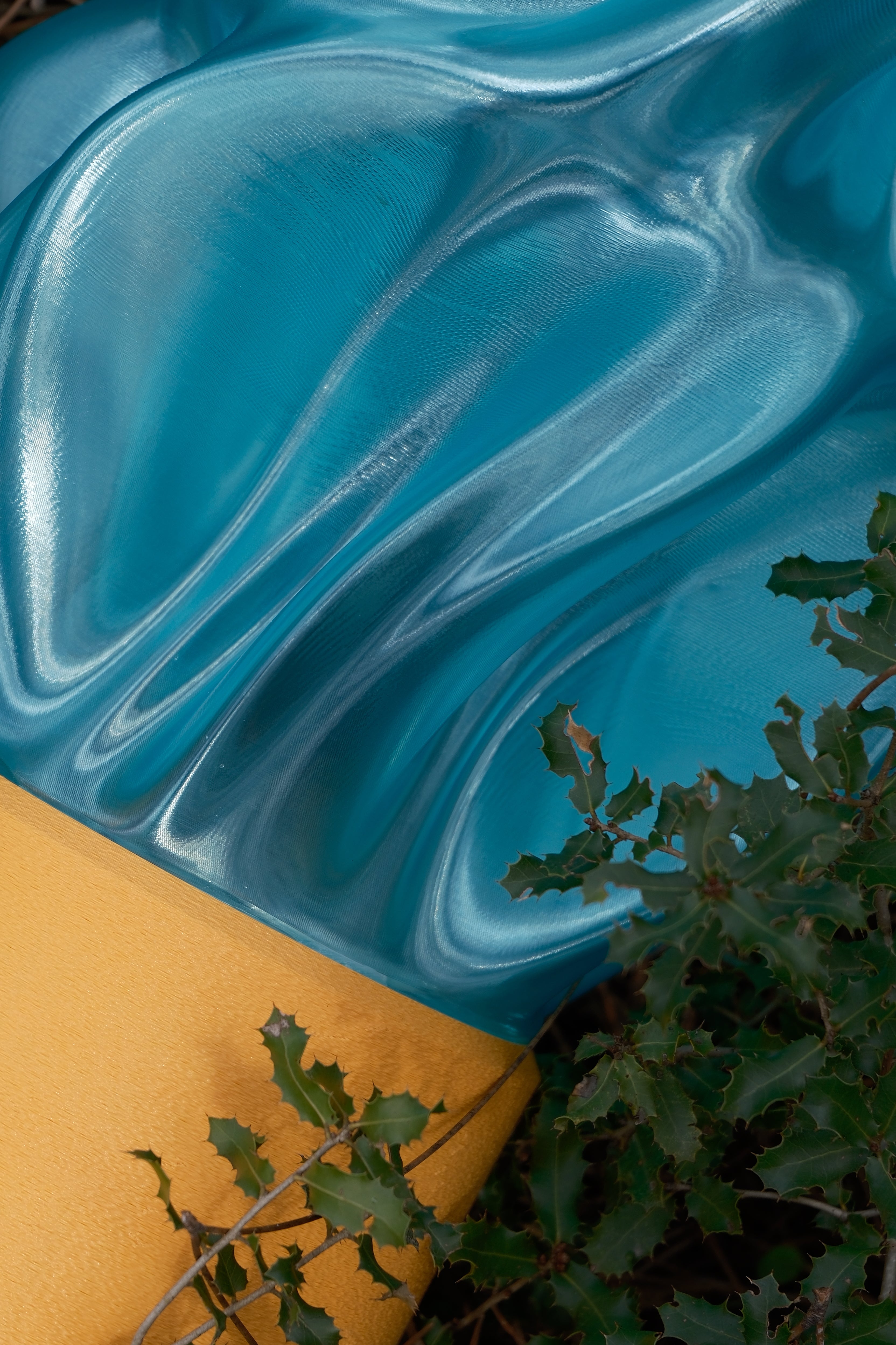 FLUID / AMBER–COBALT