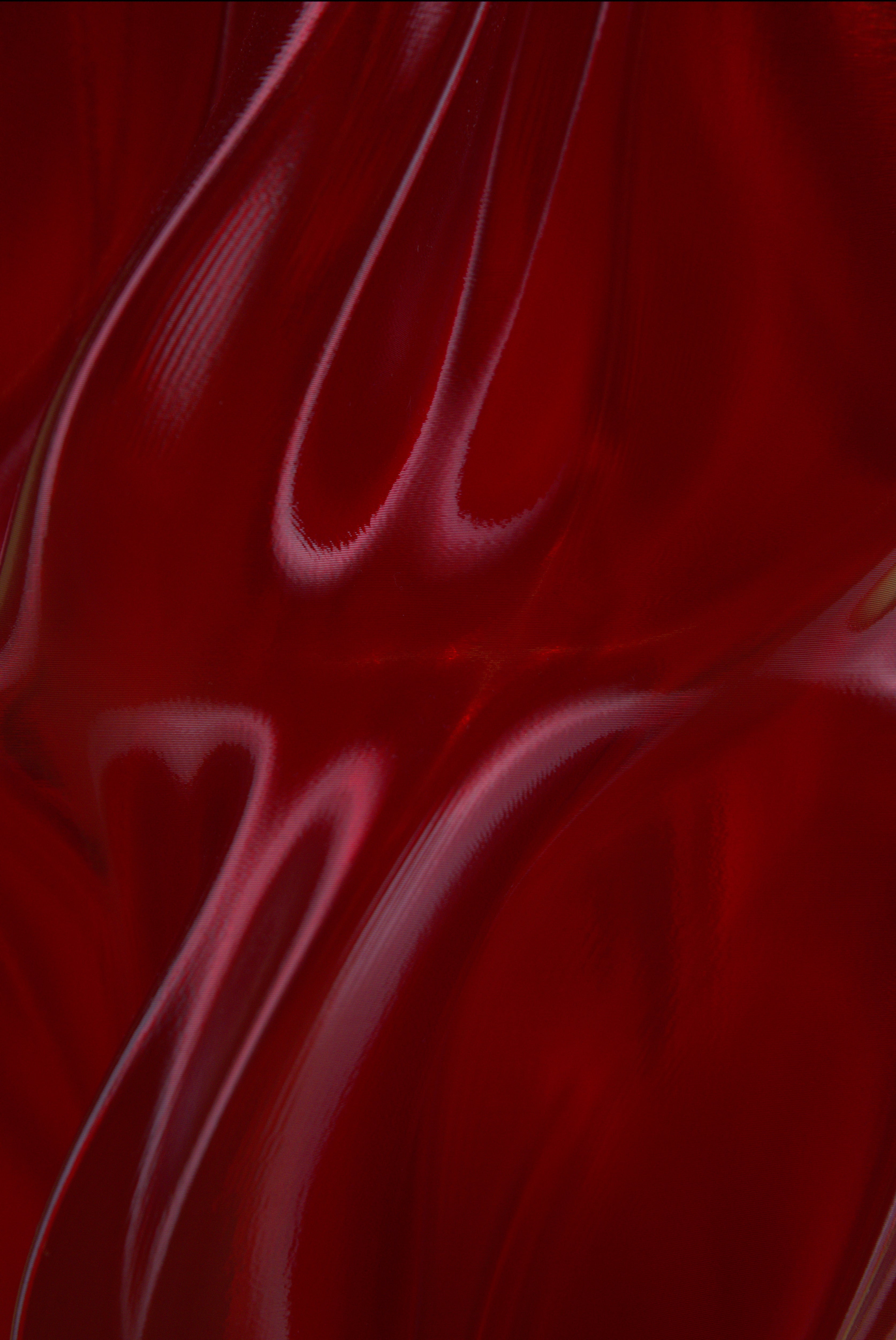 FLUID / SILVER–SCARLET