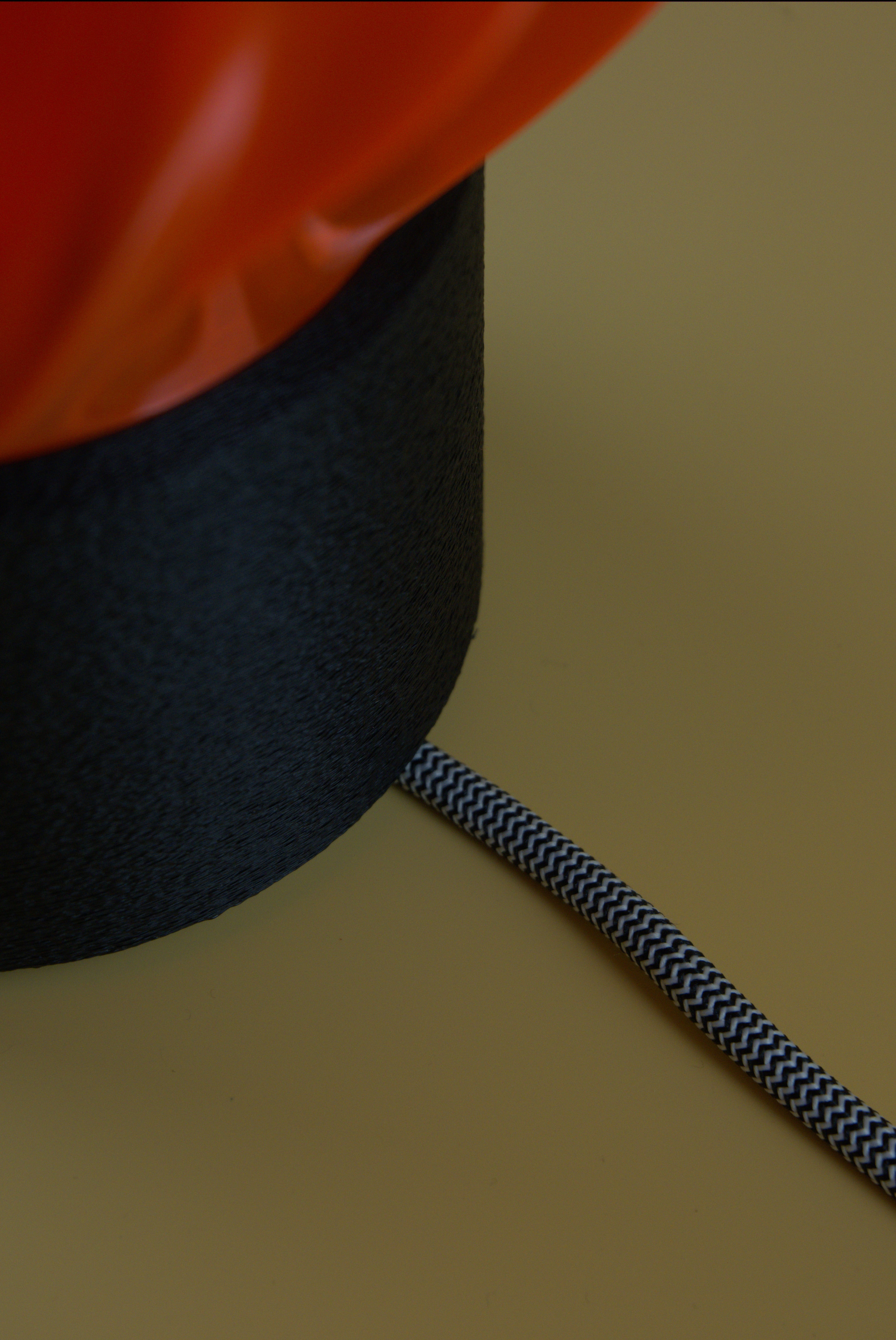 FLUID / ORANGE–BLACK