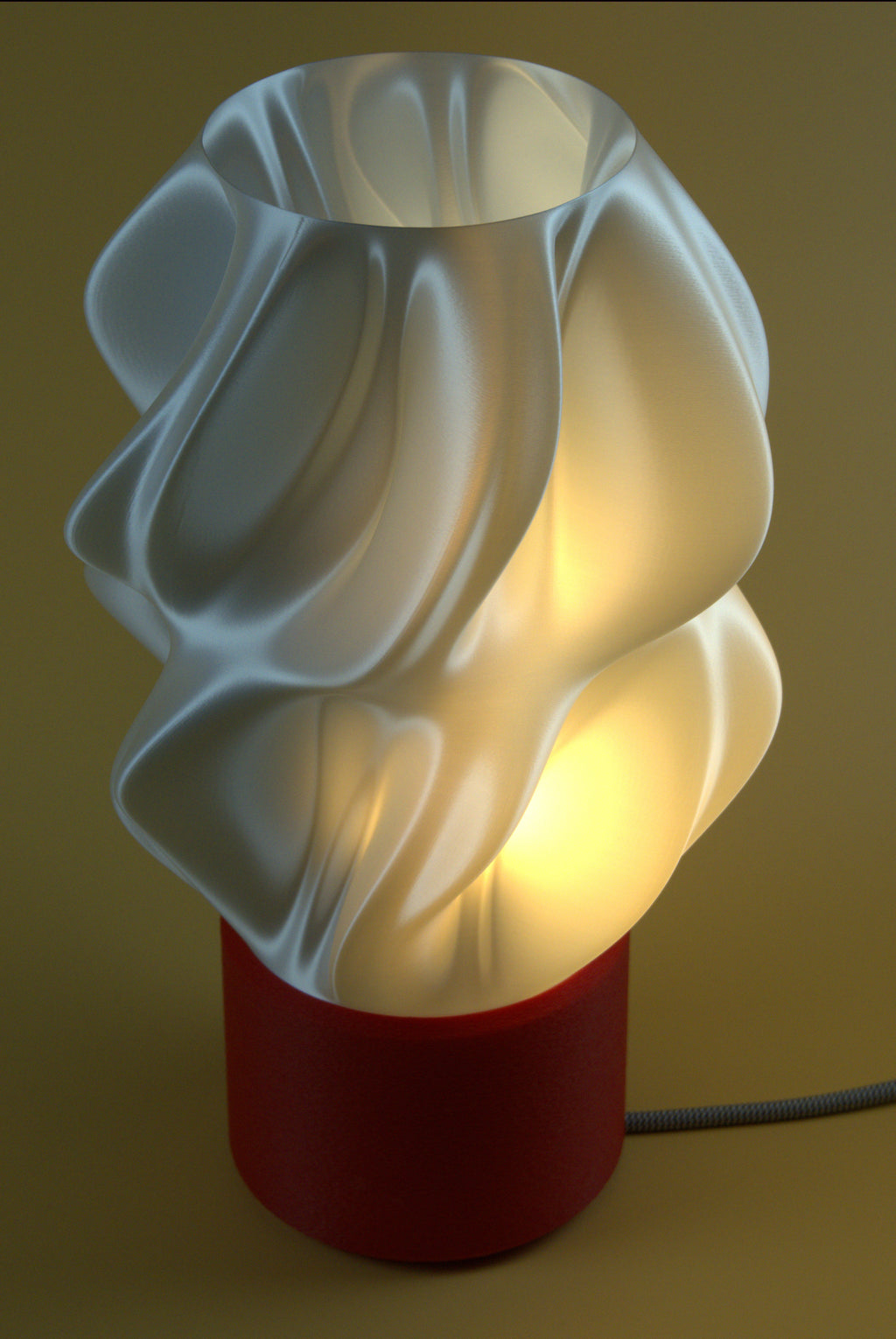 FLUID / PEARL–RED