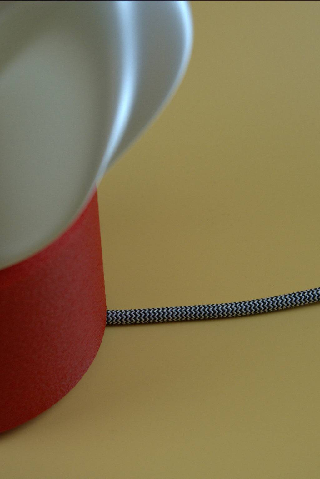 FLUID / PEARL–RED