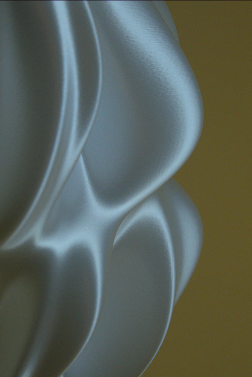 FLUID / PEARL–RED