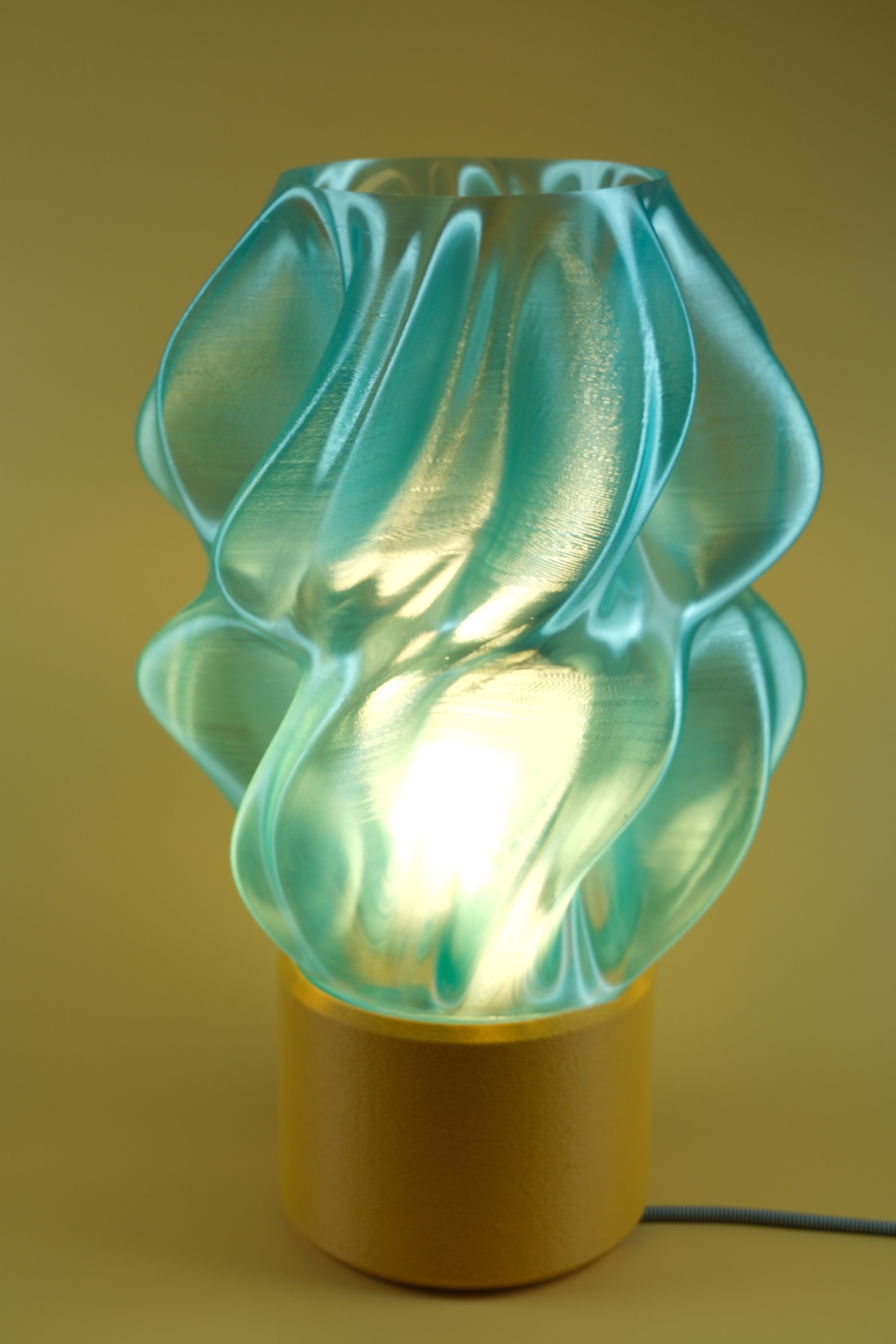 FLUID / AMBER–COBALT