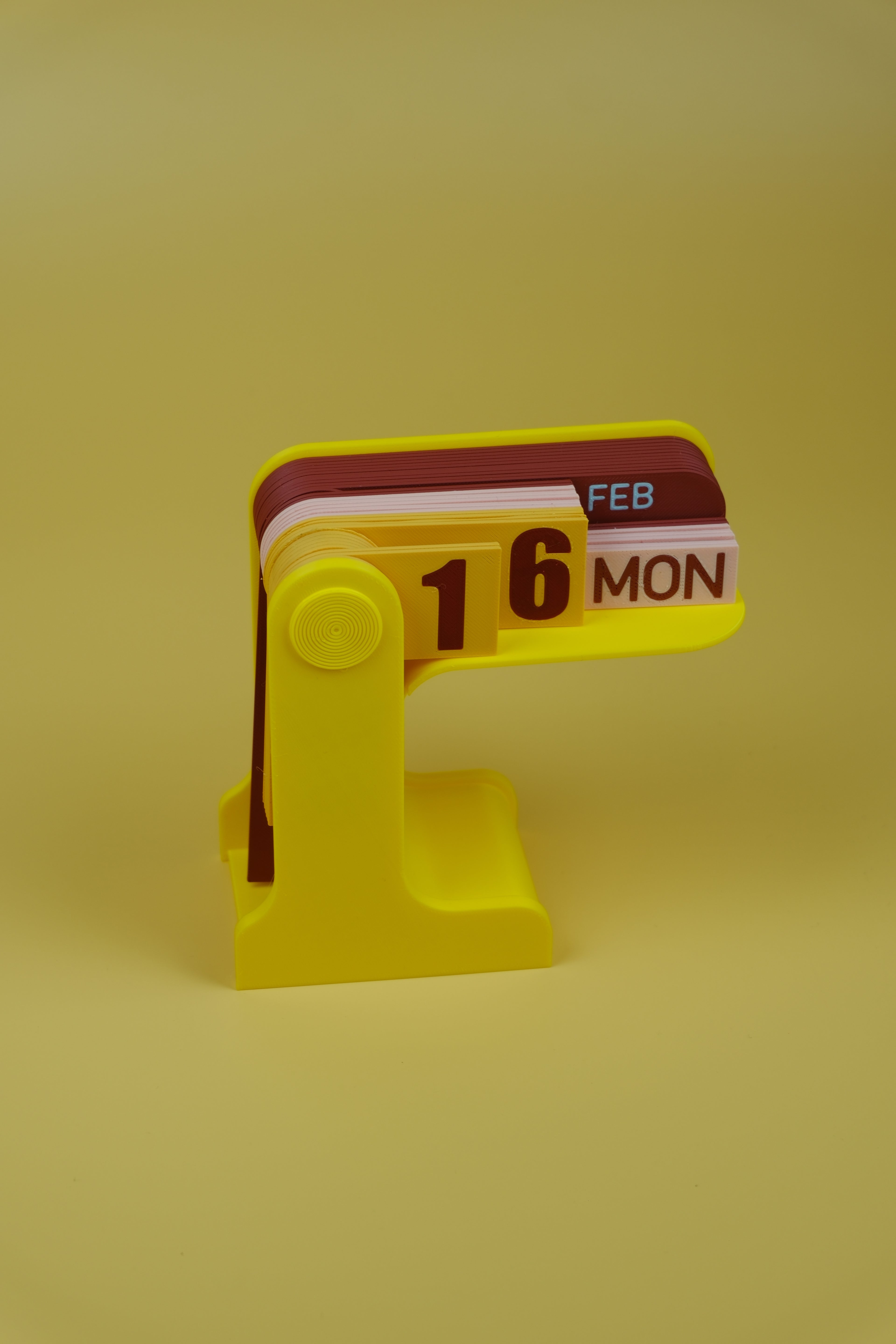 DAY PLAY - Perpetual Desk Calendar YELLOW