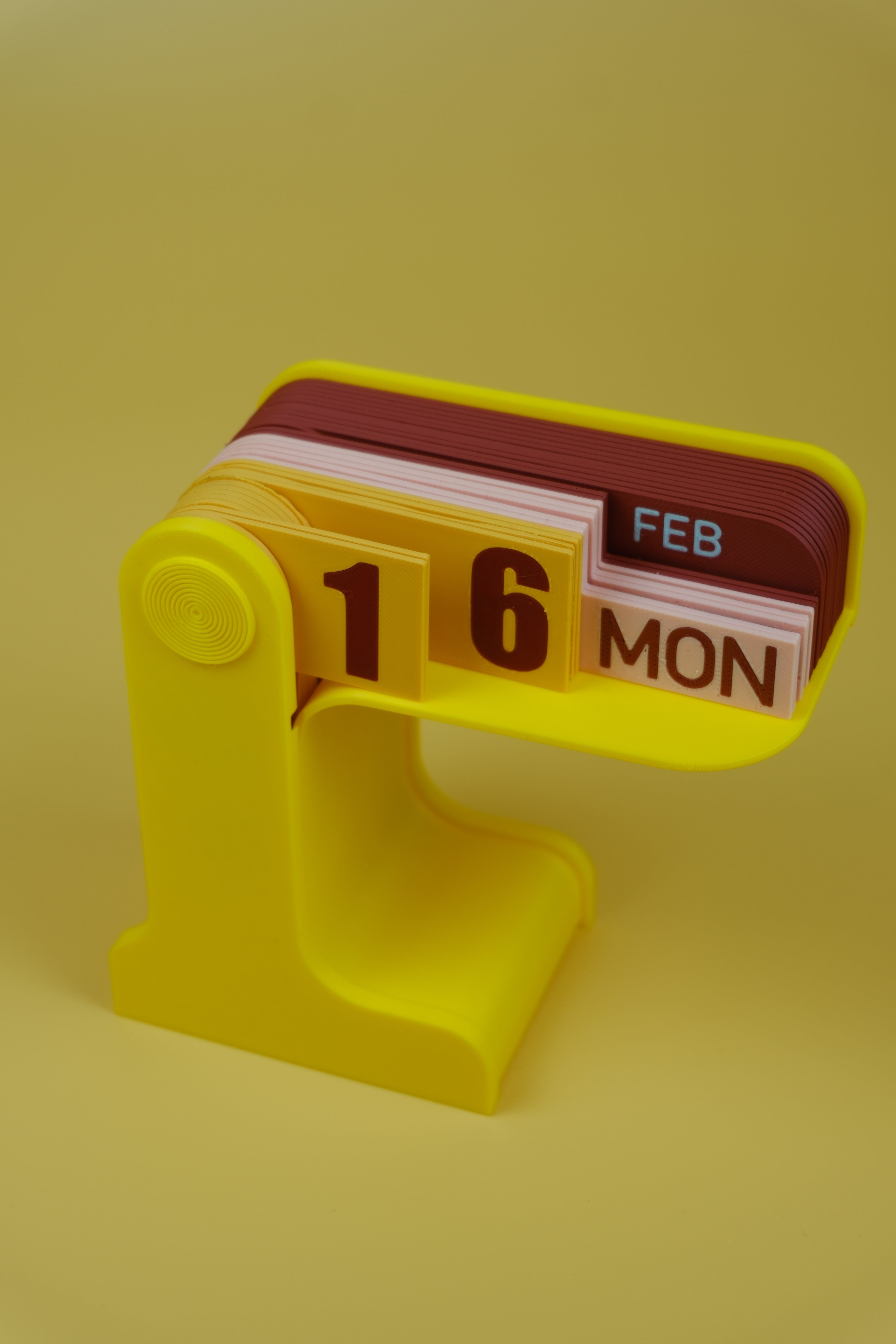 DAY PLAY - Perpetual Desk Calendar YELLOW