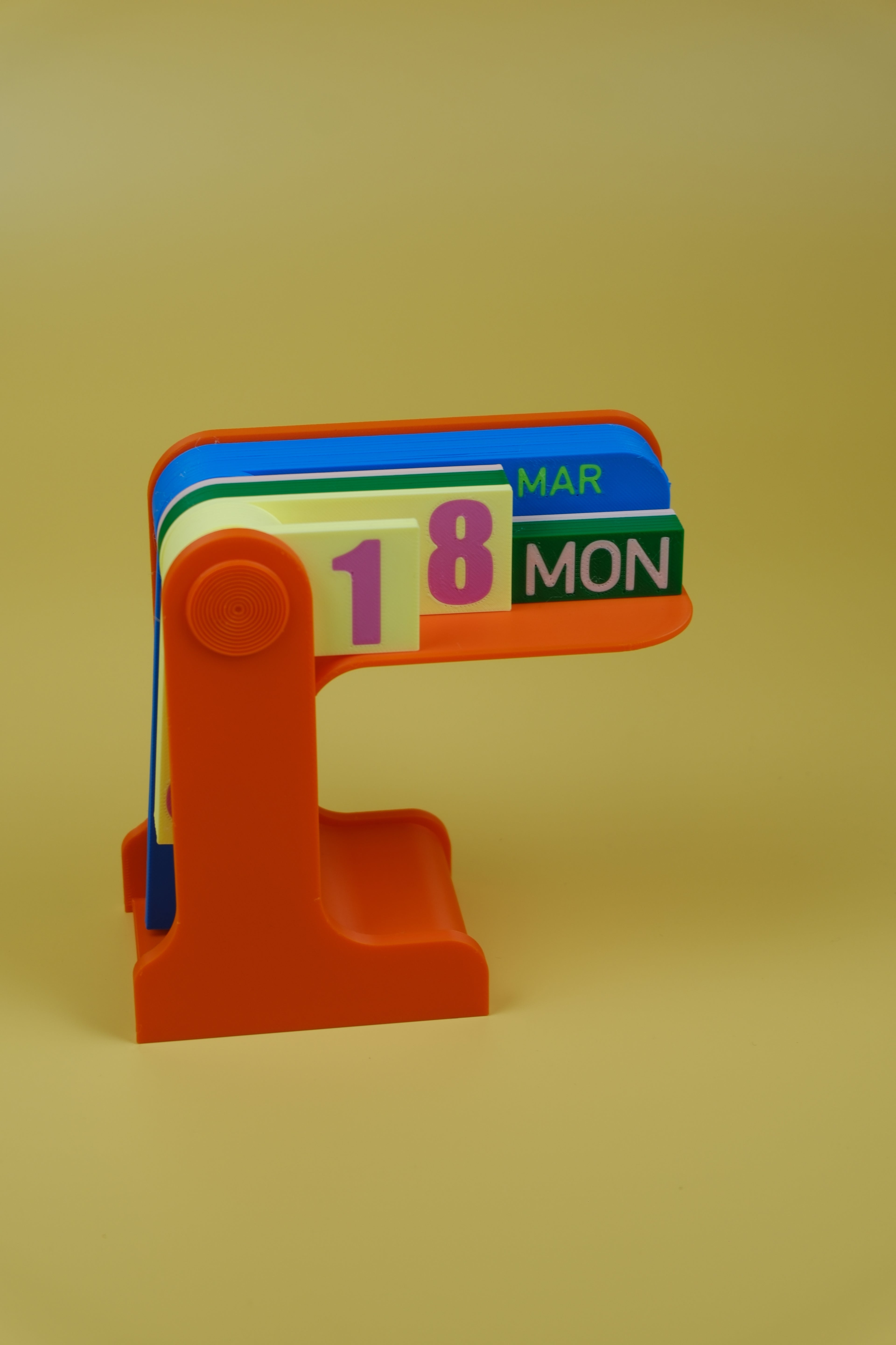 DAY PLAY - Perpetual Desk Calendar ORANGE